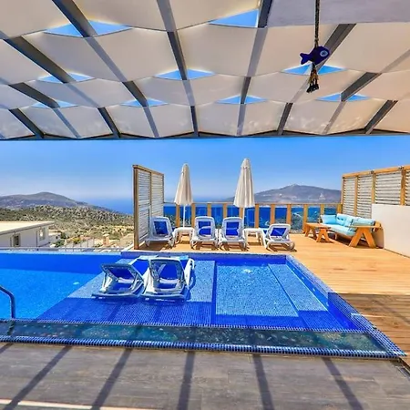 Secluded Luxury With Infinity Pool & Turkish Bath Villa *