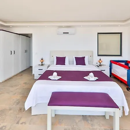 Secluded Luxury With Infinity Pool & Turkish Bath Villa